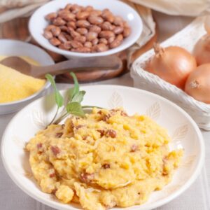 POLENTA CON FAGIOLI E CIPOLLE - 0228