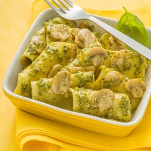 STRACCI CON FUNGHI E PESTO - 4051