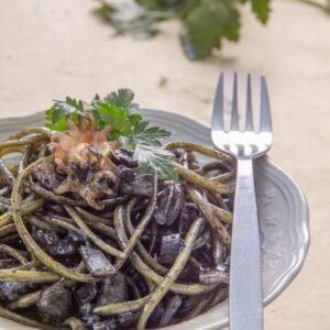 TRENETTE CON CALAMARETTI AL NERO DI SEPPIA - 3559