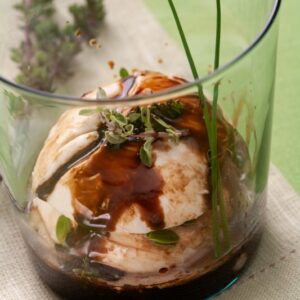 MOZZARELLA CON ACETO BALSAMICO E ERBE AROMATICHE - 5120