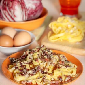 TAGLIATELLE ALLA CARBONARA CON SPECK E TREVISANA - 5443
