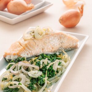 SALMONE AL VAPORE CON BIETOLE E GERMOGLI DI SOIA - 5914