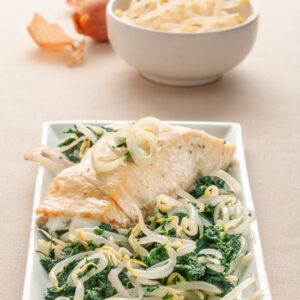 SALMONE AL VAPORE CON BIETOLE E GERMOGLI DI SOIA - 5916