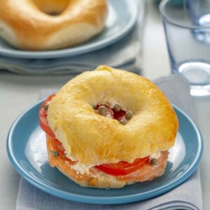 BAGEL CON SALMONE E POMODORO - 6704