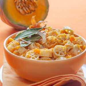 RUOTE CON CREMA DI ZUCCA AL FORMAGGIO E MACIS - 8373