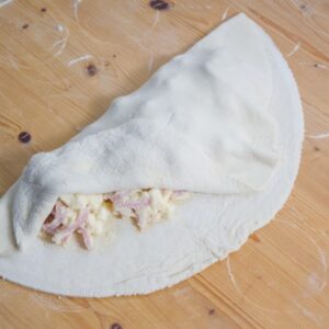 CALZONE AL PROSCIUTTO (Step 3) - K7437