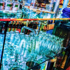 BANCO BAR CON BICCHIERI – MAKIA MILANO - S 1304080
