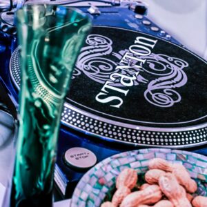 MUSICA E APERITIVI - GIRADISCHI - MIXER - NOCCIOLINE - S 1304086