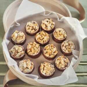 MERINGHETTE VESTITE DI CIOCCOLATO CON SBRICIOLATA DI TORRONE - 3960