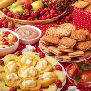 COLAZIONE CON BISCOTTI E FRUTTA - 2868