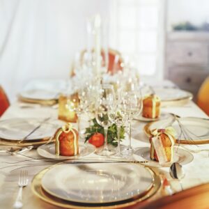 PANETTONE SEGNAPOSTO SU TAVOLA APPARECCHIATA - OR S 64990 - 2959