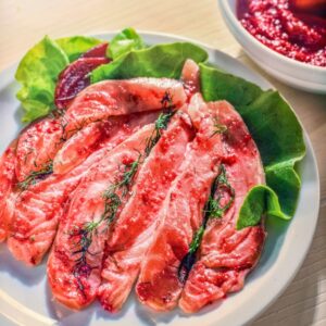 SALMONE MARINATO ALLA SALSA DI BARBABIETOLA - S 1105018 - 8137