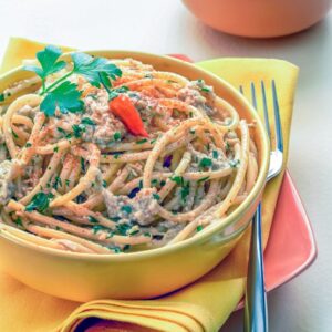 BUCATINI ALLA CREMA DI MELANZANE, THAINA, SESAMO, PREZZEMOLO E PEPERONCINO - 4715