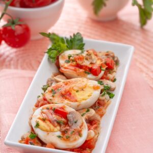 UOVA IN SALSA DI FUNGHI - 0590