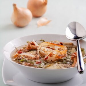 ZUPPA DI CARCIOFI FUNGHI SCAROLA E UVETTA ALLA CIPOLLA FRITTA – 6104