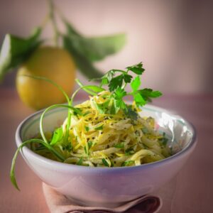 STRANGOZZI CON PORRI LIMONE PREZZEMOLO E PEPE - 0010