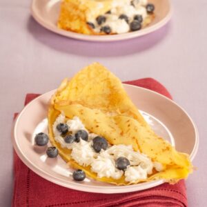 CREPES CON PANNA E MIRTILLI - 2906