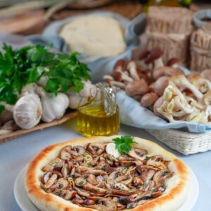 PIZZA CON FUNGHI ALL' AGLIO - 2810