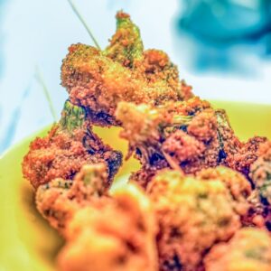 SPIEDINI DI BROCCOLETTI IMPANATI CON SALSA PICCANTE ALLE ACCIUGHE - S 2304315