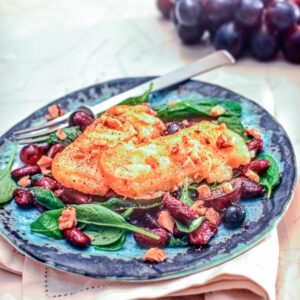 BRUSCHETTINE DI POLENTA AL BRIE CON INSALATINA DI FAGIOLI ROSSI UVA E NOCI - S 2304846