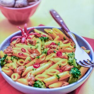 PENNETTE ALLE VONGOLE CON BROCCOLETTI - S 2404035 - 8305