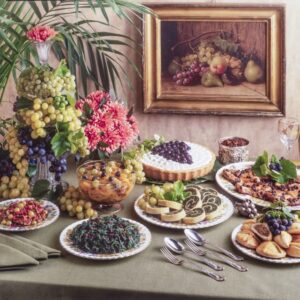 POLPETTE ALL'UVA IN CROSTA, SPINACI ALL'UVA, FEGATO ALL'UVA, BRACIOLE DELLA VENDEMMIA, MACEDONIA ALL'UVETTA, TORTA BIANCA E NERA, ROTOLO - FRIULI - GI 40830 - 2213