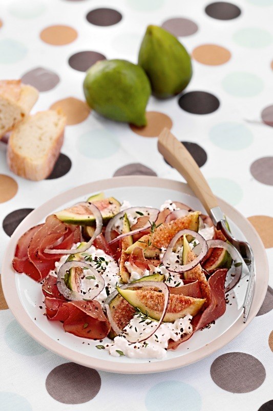 FIOCCHI DI LATTE BRESAOLA SALATA CIPOLLA FICHI PEPE TIMO - 1972