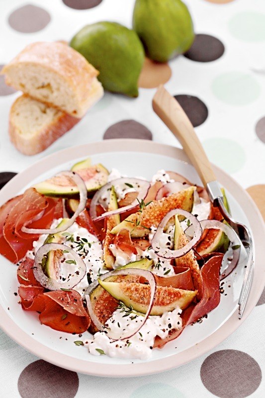 FIOCCHI DI LATTE BRESAOLA SALATA CIPOLLA FICHI PEPE TIMO - 1973