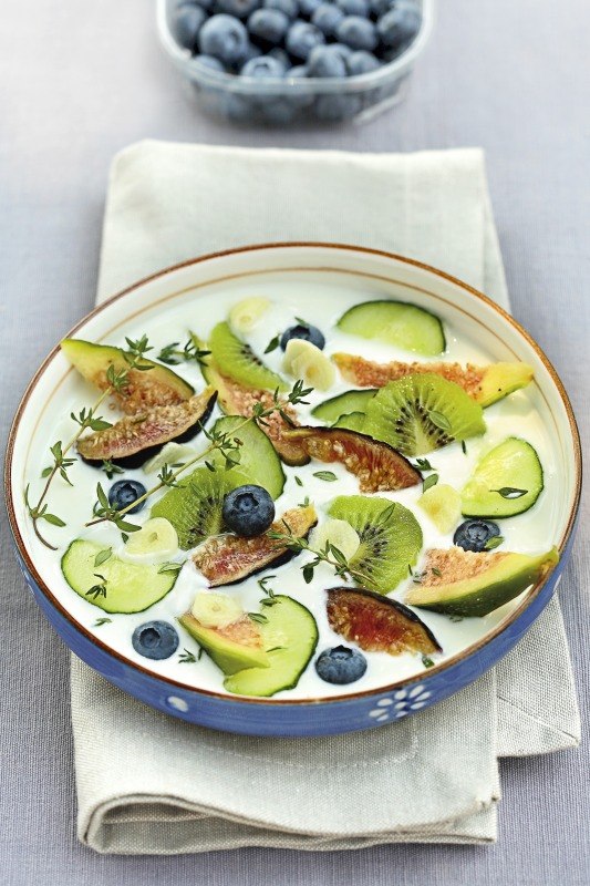 MINESTRA FREDDA DI YOGURT AGLIO CETRIOLI KIWI FICHI MIRTILLI TIMO - 1983