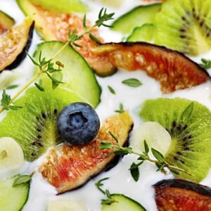 MINESTRA FREDDA DI YOGURT AGLIO CETRIOLI KIWI FICHI MIRTILLI TIMO - 1984