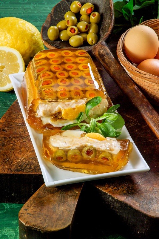 ASPIC CON UOVA SODE, TONNO, RICOTTA E OLIVE - 1997