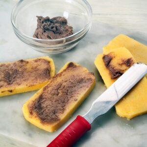 STEP 3 CROSTONI DI POLENTA CON FONTINA ACCIUGHE E PEPERONI