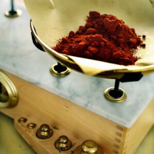 PEPERONCINO MACINATO SU BILANCIA - 2317