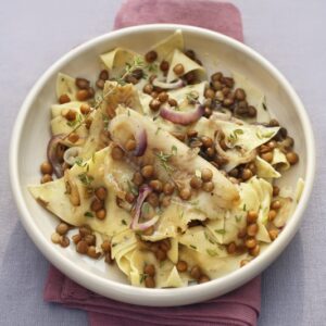 STRACCI AL TIMO CON FILETTI DI MERLUZZO LENTICCHIE CIPOLLE ROSSE TIMO - 2520