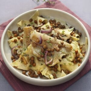 STRACCI AL TIMO CON FILETTI DI MERLUZZO LENTICCHIE CIPOLLE ROSSE TIMO - 2519