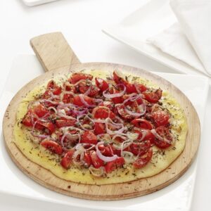 PIZZA DI POLENTA CON POMODORINI E CIPOLLA ROSSA - 2783