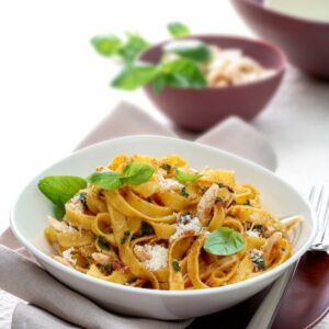 FETTUCCINE CON SALSA AL BASILICO - 0541
