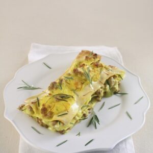 LASAGNE CON BESCIAMELLA E PANNA ALLO ZAFFERANO CON SALSICCIA E ROSMARINO - 4059