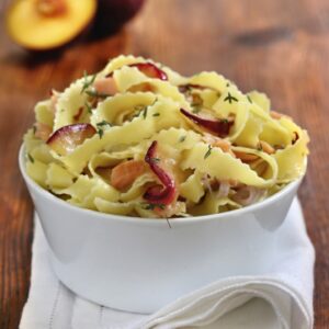 LASAGNETTE FRASTAGLIATE CON SCALOGNO SALMONE AFFUMICATO PRUGNE SALATE TIMO - 4084