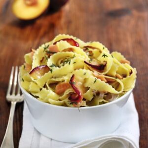 LASAGNETTE FRASTAGLIATE CON SCALOGNO SALMONE AFFUMICATO PRUGNE SALATE TIMO - 4085