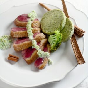 4289_PETTO_DOCA_CON_CREMA_E_DIISCHETTI_DI_FLAN_DI_BROCCOLI_E_CANNELLA.JPG