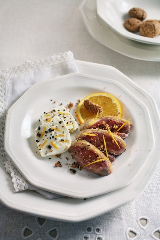 PETTI DOCA CON ROBIOLA ALLARANCIA E BATTUTO DI PEPE E AMARETTO - 4292