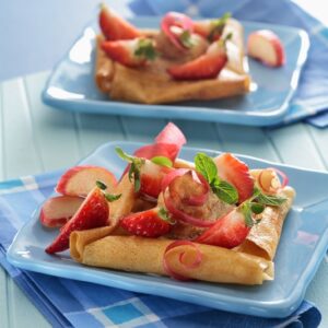 SFOGLIA DI BRICK CON MERINGA AL RABARBARO E CANNELLA CON FRAGOLE - 4511