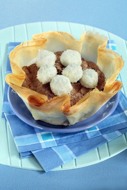 CESTINO DI BRICK CON CREMA GANACHE E PALLINE DI RICOTTA E PISTACCHI AL COCCO - 4521