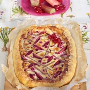 SFOGLIA TUTTA ROSSA CON CREMA AL MASCARPONE RABARBARO FRAGOLE RIBES - 4613