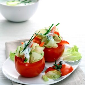 CIOTOLINE DI POMODORO CON INSALATA ALLO YOGURT - 0716
