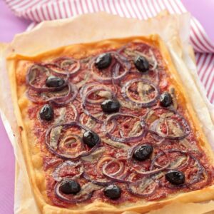 4954_PISSALADIERE_CON_CIPOLLE_ROSSE_E_ACCIUGHE.JPG