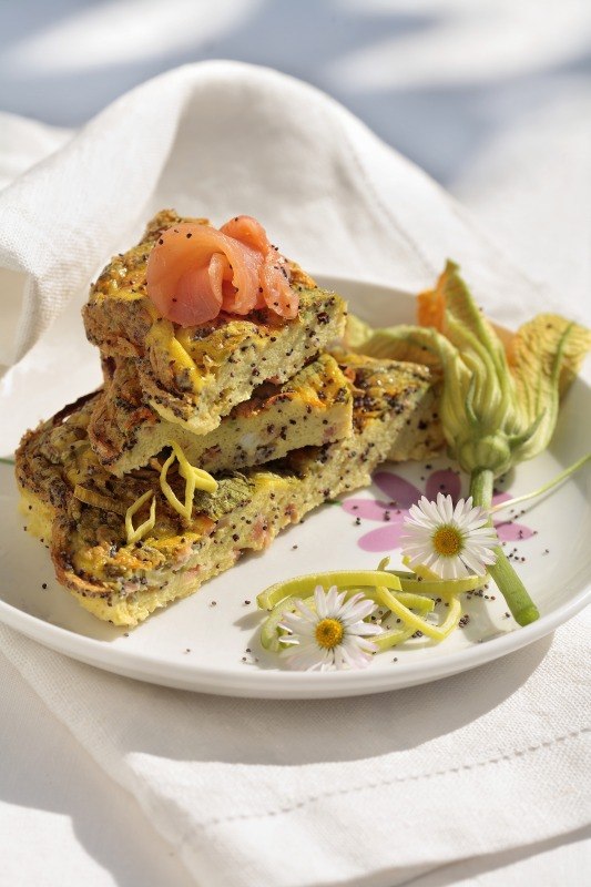 FRITTATINA CON FIORI DI ZUCCA SEMI DI PAPAVERO PORRI E SALMONE AFFUMICATO - 5129
