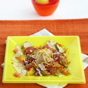 CARPACCIO CON POMPELMO ROSA FIORI DI ZUCCA FETTINE DI PERA PARMIGIANO NOCI E PEPE - 5132