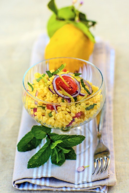 GRATTINI CON CIPOLLA MENTA POMODORINI SUCCO E SCORZETTE DI LIMONE